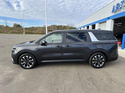 2022 Kia Carnival EX