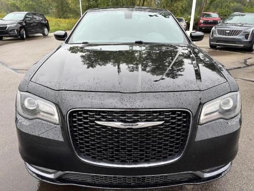 Gloss Black 2016 Chrysler 300 S