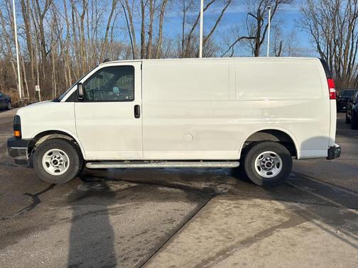 2023 GMC Savana 2500 Work Van