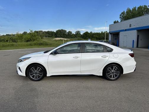 Snow White Pearl 2023 Kia Forte GT-Line