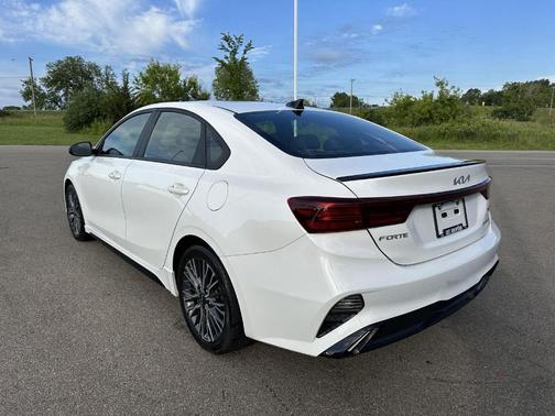Snow White Pearl 2023 Kia Forte GT-Line
