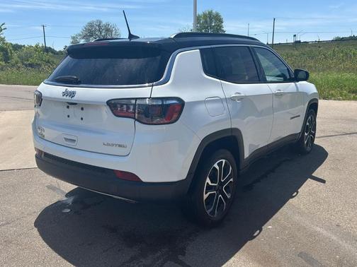 Bright White Clearcoat 2023 Jeep Compass Limited