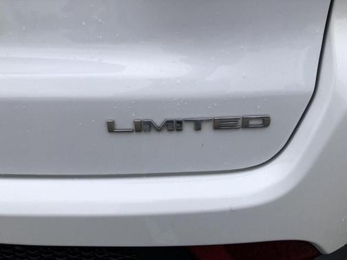 Bright White Clearcoat 2023 Jeep Compass Limited