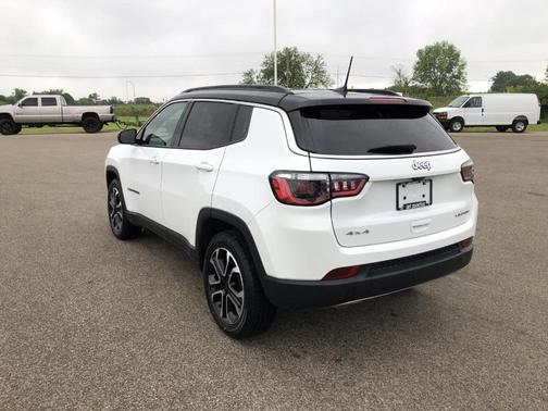 Bright White Clearcoat 2023 Jeep Compass Limited