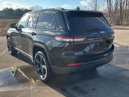 2023 Jeep Grand Cherokee Altitude