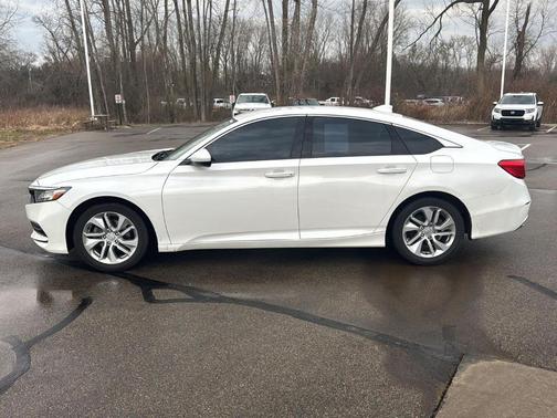 Platinum White Pearl 2019 Honda Accord LX