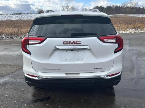 2022 GMC Terrain SLT