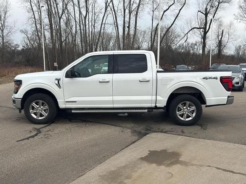 Oxford White 2025 Ford F-150 XLT