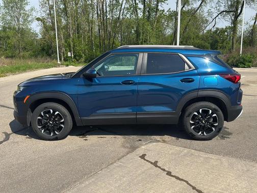 Pacific Blue Metallic 2021 Chevrolet Trailblazer LT