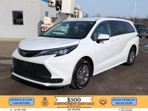 2025 Toyota Sienna LE