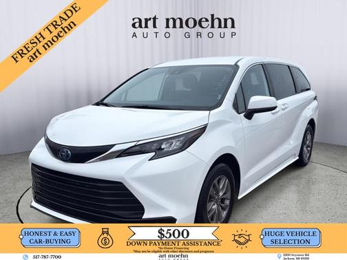 2025 Toyota Sienna LE