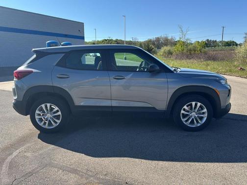 Sterling Gray Metallic 2023 Chevrolet Trailblazer LS