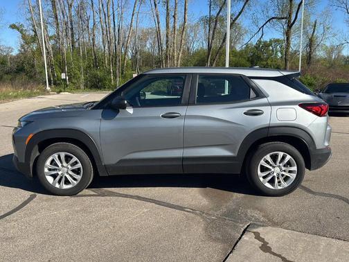 Sterling Gray Metallic 2023 Chevrolet Trailblazer LS