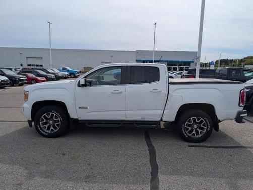 Summit White 2017 GMC Canyon SLE