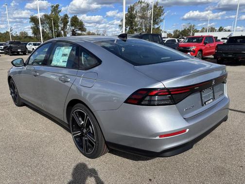 Solar Silver Metallic 2026 Honda Accord SE
