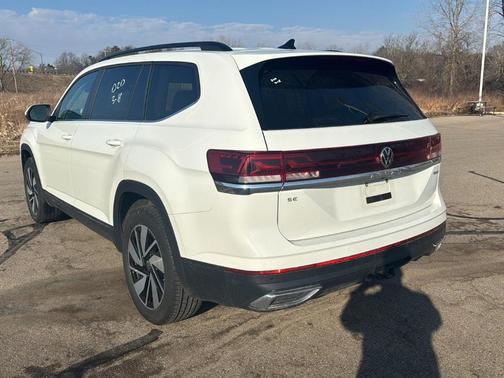 2025 Volkswagen Atlas 2.0T SE