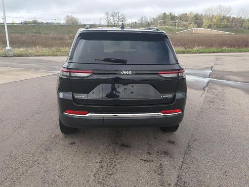 Diamond Black 2023 Jeep Grand Cherokee Laredo