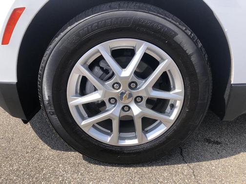 Summit White 2024 Chevrolet Equinox LT