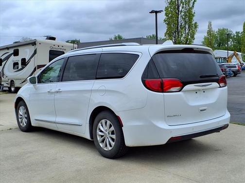 2018 Chrysler Pacifica Touring-L