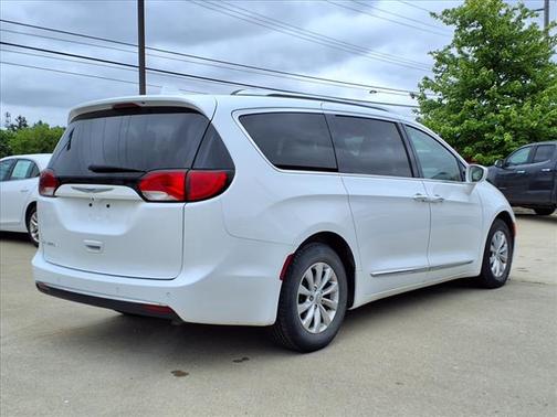 2018 Chrysler Pacifica Touring-L