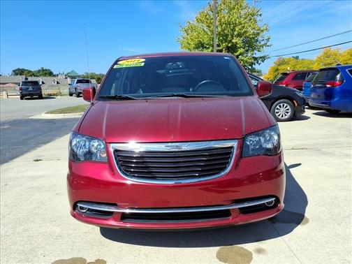 2014 Chrysler Town & Country S