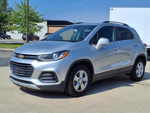 Silver Ice Metallic 2017 Chevrolet Trax LT