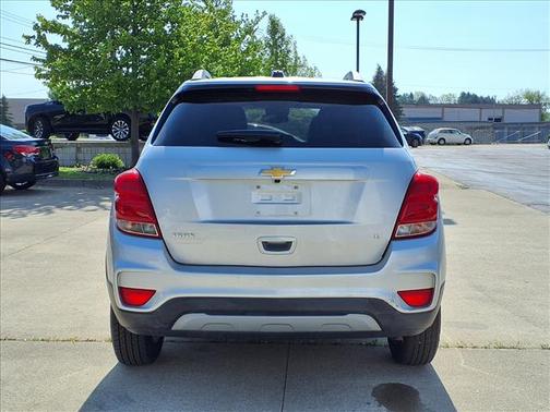 Silver Ice Metallic 2017 Chevrolet Trax LT