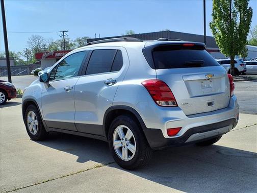 Silver Ice Metallic 2017 Chevrolet Trax LT