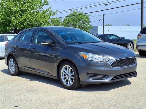 Magnetic Metallic 2015 Ford Focus SE