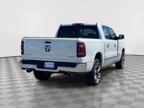 Ivory White Tri-Coat Pearlcoat 2019 RAM 1500 Limited
