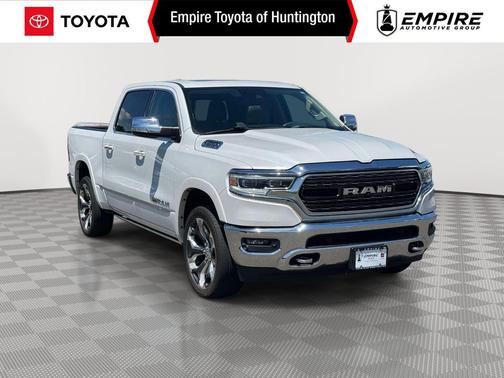 Ivory White Tri-Coat Pearlcoat 2019 RAM 1500 Limited