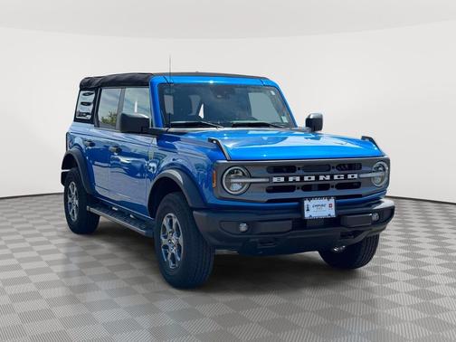 VELOCITY BLUE METALLIC 2024 Ford Bronco Big Bend