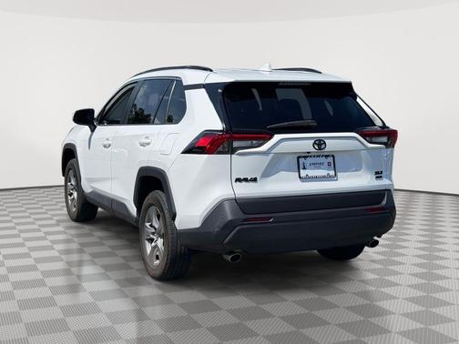Ice Cap 2023 Toyota RAV4 XLE