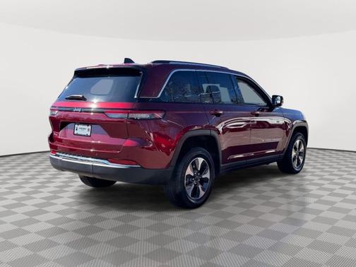 Velvet Red Pearlcoat 2022 Jeep Grand Cherokee 4xe Base