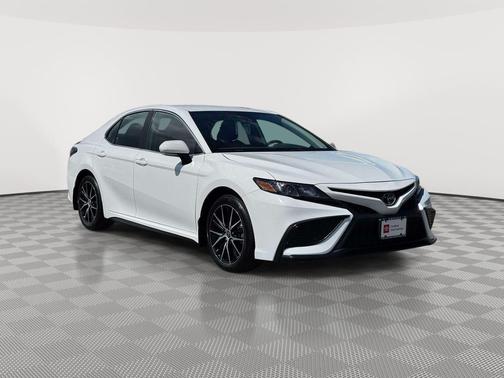 Ice Cap 2024 Toyota Camry SE