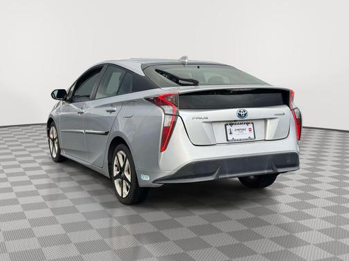 Classic Silver Metallic 2017 Toyota Prius Four Touring