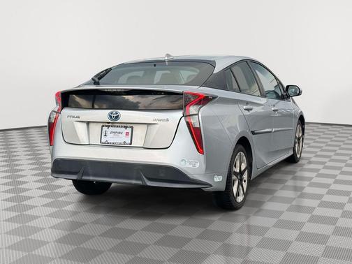 Classic Silver Metallic 2017 Toyota Prius Four Touring