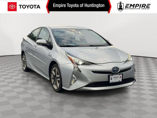 Classic Silver Metallic 2017 Toyota Prius Four Touring