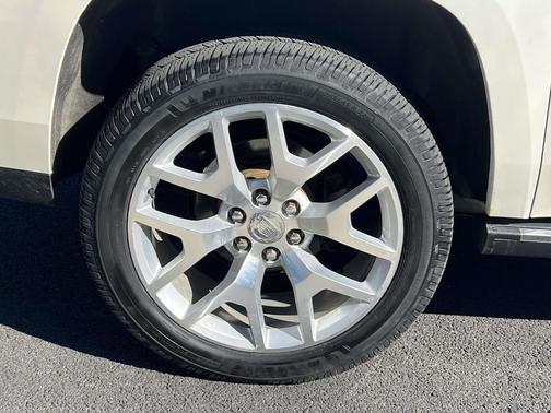 White Diamond Tricoat 2015 Cadillac Escalade ESV Platinum