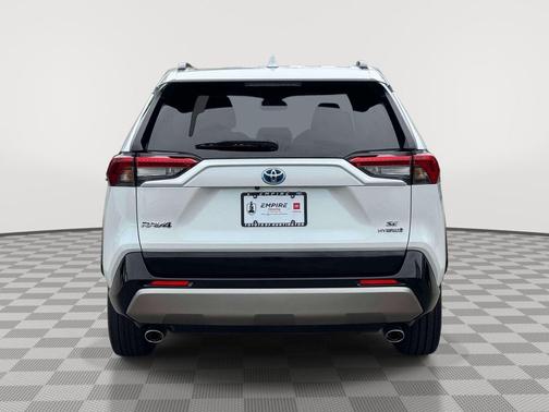 Wind Chill Pearl 2023 Toyota RAV4 Hybrid SE