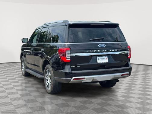 AGATE BLACK METALLIC 2024 Ford Expedition Limited