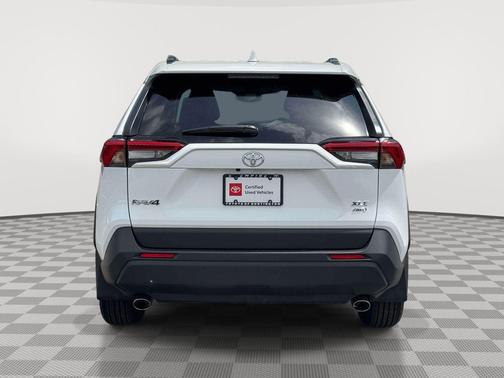 Ice Cap 2025 Toyota RAV4 XLE