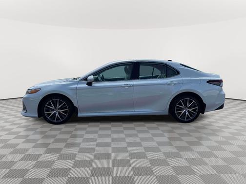 Wind Chill Pearl 2024 Toyota Camry XLE