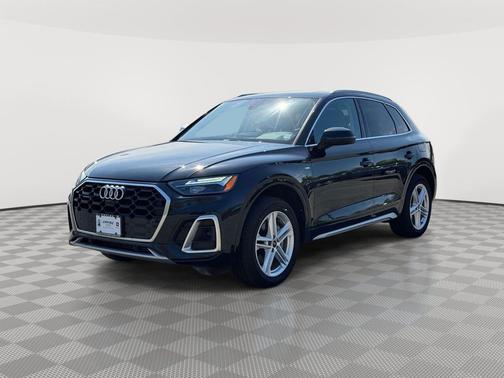 Mythos Black Metallic 2021 Audi Q5 Premium Plus 55 TFSI e quattro S tronic