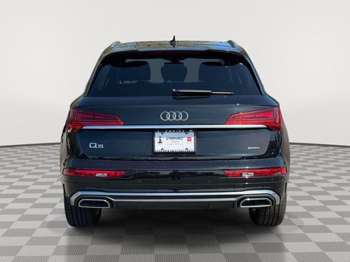 Mythos Black Metallic 2021 Audi Q5 Premium Plus 55 TFSI e quattro S tronic