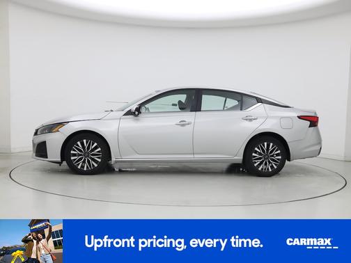 Silver 2023 Nissan Altima SV