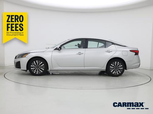 Silver 2023 Nissan Altima SV