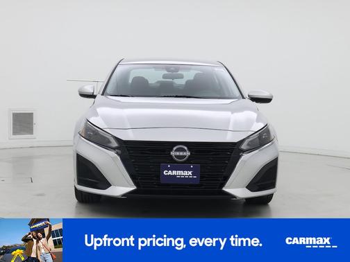 Silver 2023 Nissan Altima SV