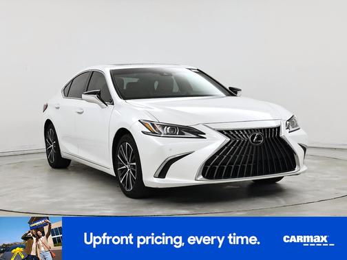 White 2023 Lexus ES 300h Luxury