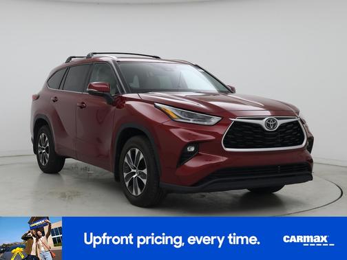 Red 2021 Toyota Highlander XLE